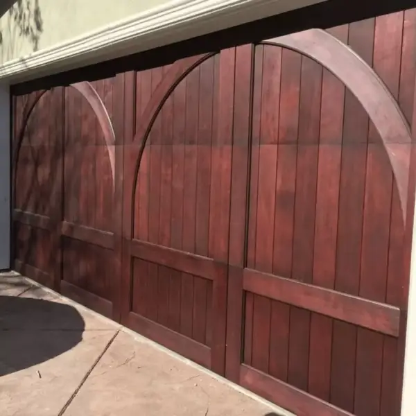 Commercial loading dock roll-up doors